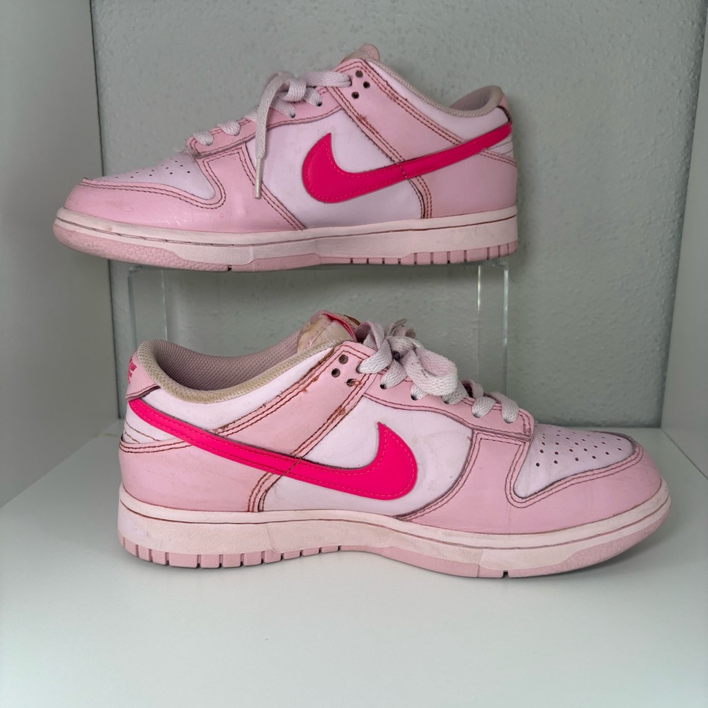 Nike Dunk Low Triple Pink (GS) Size 7Y/8.5W - Picture 2 of 7
